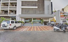 Treebo Lalaji'S Executive